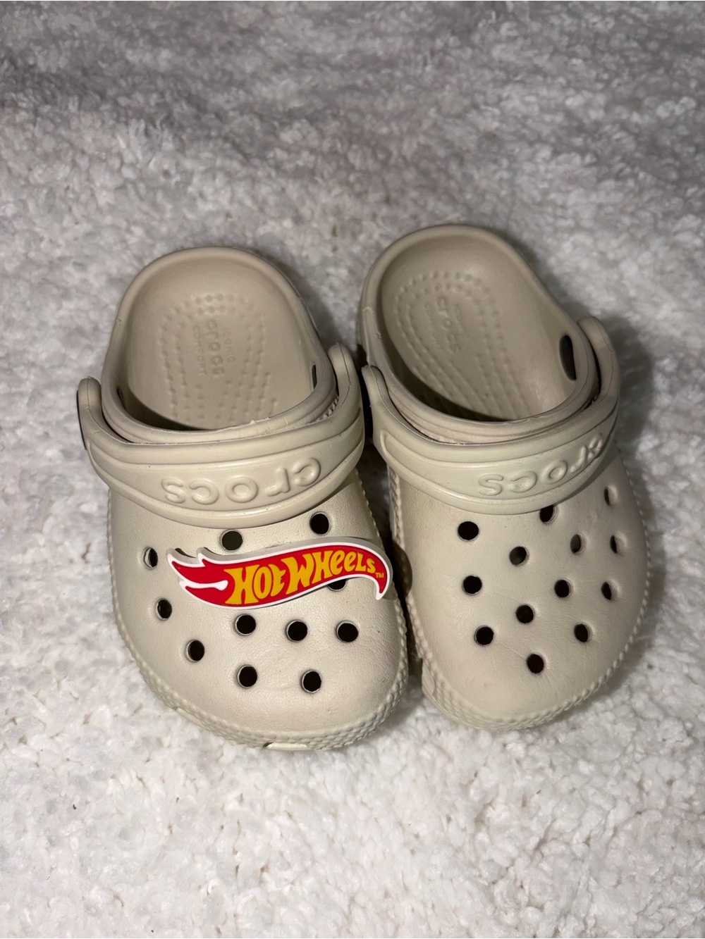CROCS Kids Classic Clog in Beige with Hot Wheels Jibbitz